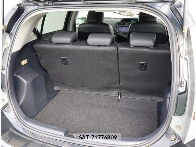 Toyota AQUA 2013-10 8878676-13