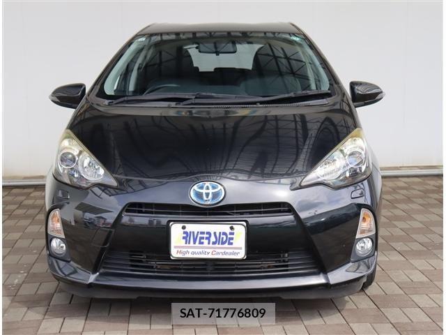 Toyota AQUA 2013-10 8878676-15