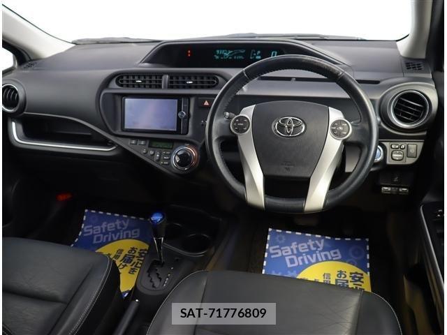Toyota AQUA 2013-10 8878676-1