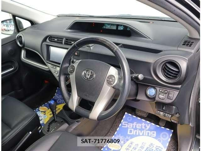 Toyota AQUA 2013-10 8878676-21