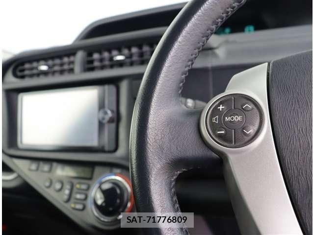 Toyota AQUA 2013-10 8878676-25