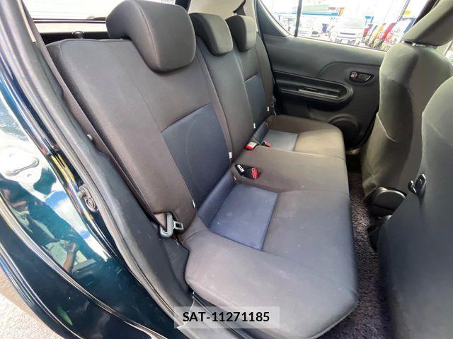Toyota AQUA 2017-10 8878675-9