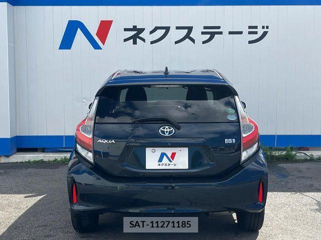 Toyota AQUA 2017-10 8878675-15