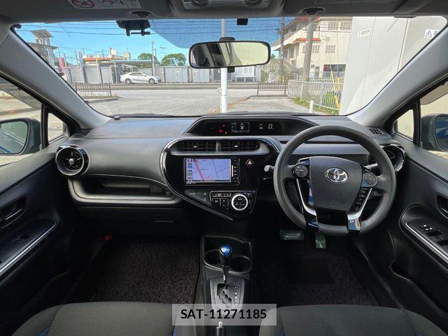 Toyota AQUA 2017-10 8878675-1