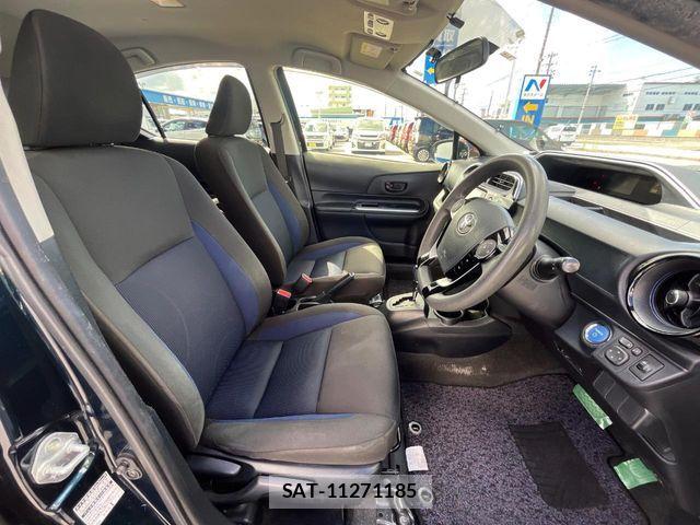 Toyota AQUA 2017-10 8878675-8