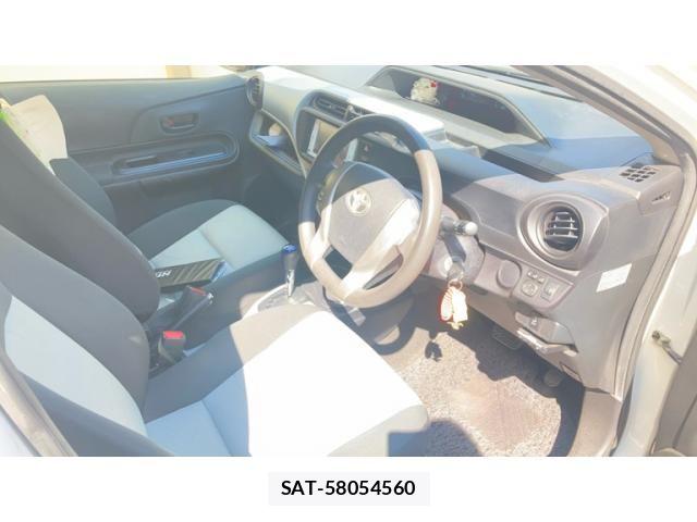 Toyota AQUA 2014-03 8878702-6