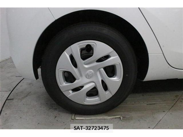 Toyota AQUA 2026-08 8878640-23
