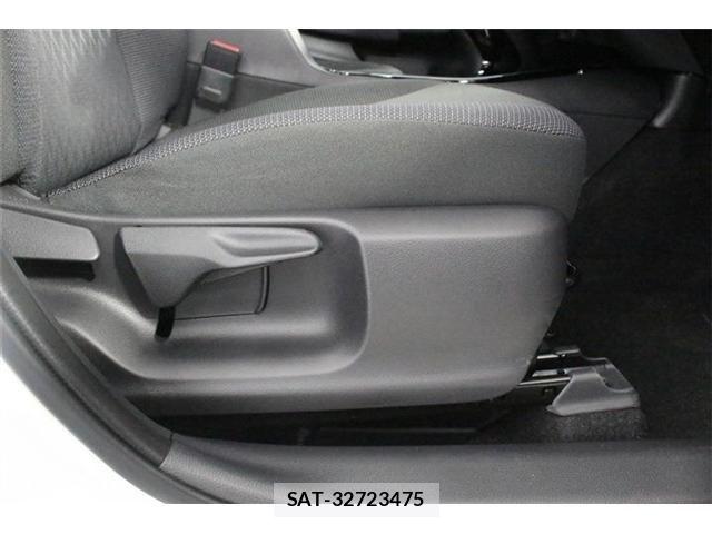 Toyota AQUA 2026-08 8878640-25