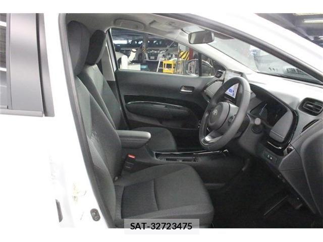 Toyota AQUA 2026-08 8878640-26