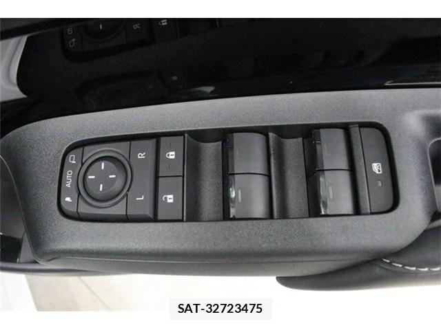 Toyota AQUA 2026-08 8878640-28
