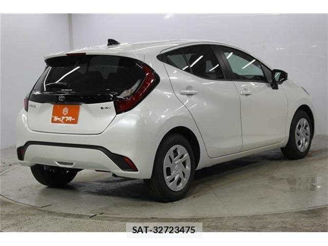 Toyota AQUA 2026-08 8878640-4
