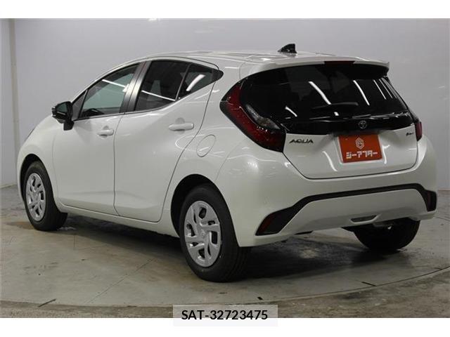 Toyota AQUA 2026-08 8878640-6