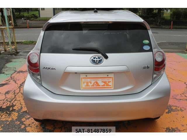 Toyota AQUA 2012-05 8878685-12