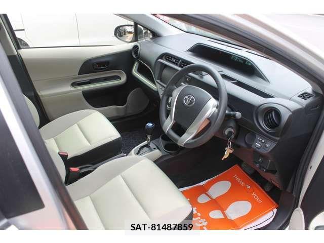 Toyota AQUA 2012-05 8878685-5