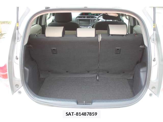 Toyota AQUA 2012-05 8878685-6