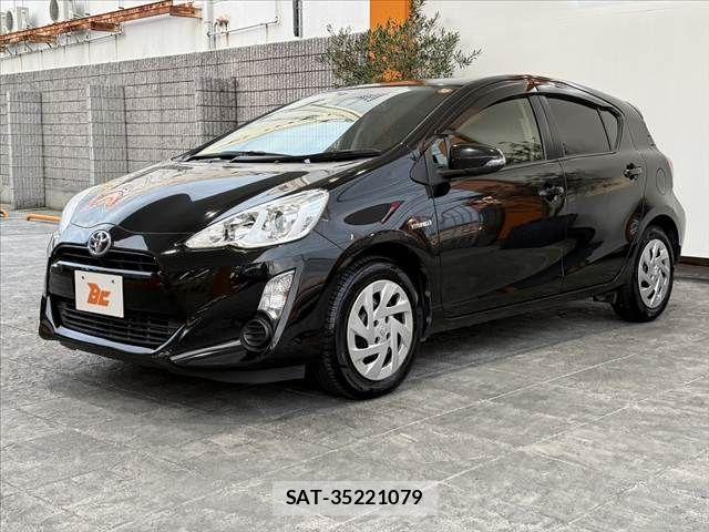 Toyota AQUA 2015-11 8878681-9