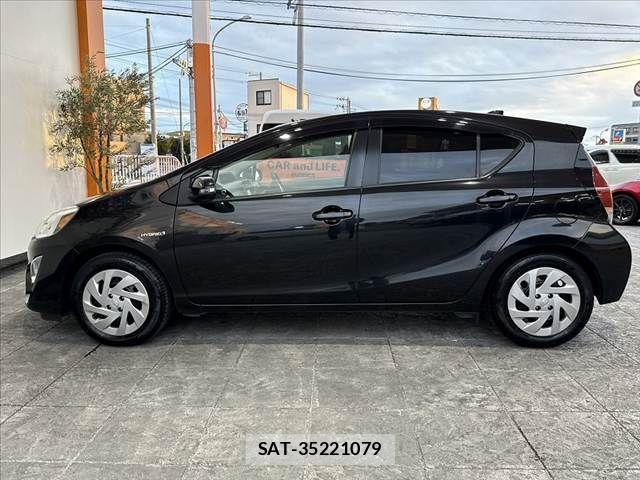 Toyota AQUA 2015-11 8878681-10
