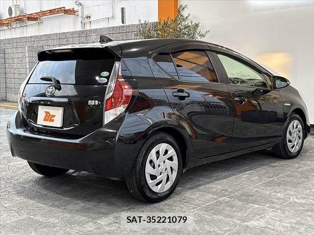 Toyota AQUA 2015-11 8878681-14