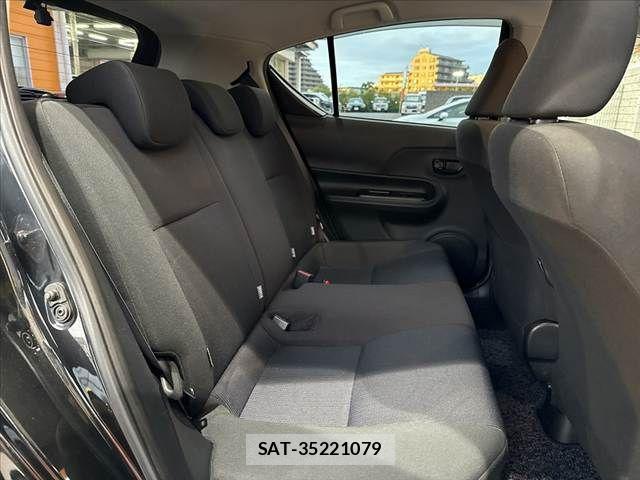 Toyota AQUA 2015-11 8878681-17