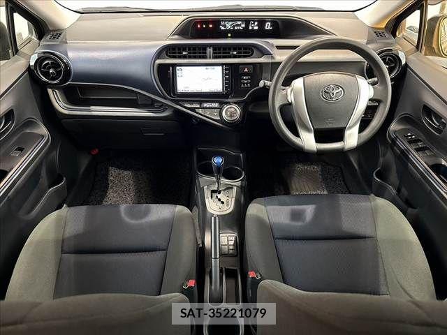 Toyota AQUA 2015-11 8878681-1