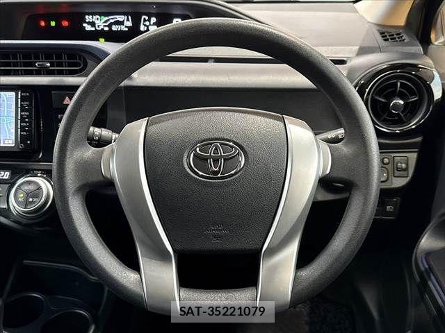 Toyota AQUA 2015-11 8878681-21