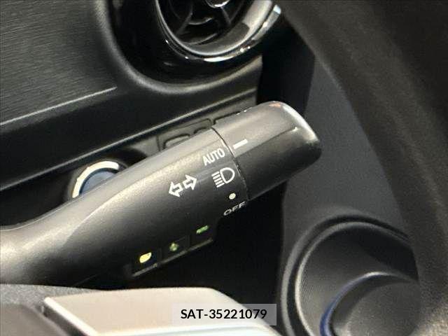 Toyota AQUA 2015-11 8878681-27