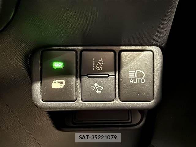Toyota AQUA 2015-11 8878681-4