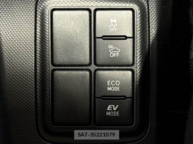 Toyota AQUA 2015-11 8878681-6