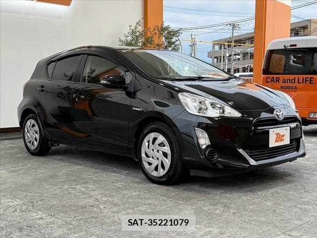 Toyota AQUA 2015-11 8878681-7