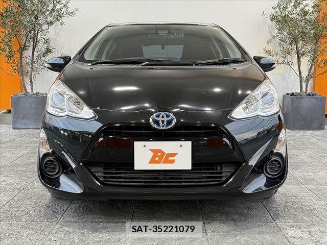 Toyota AQUA 2015-11 8878681-8
