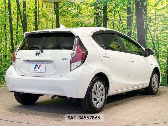 Toyota AQUA 2016-03 8878669-16