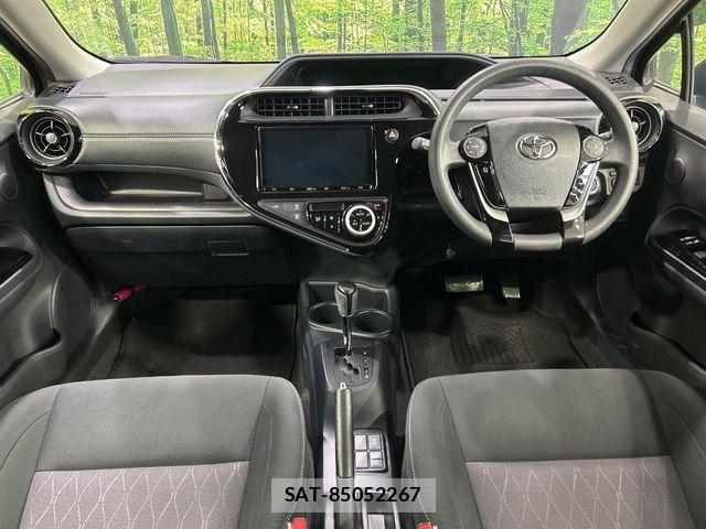 Toyota AQUA 2019-08 8878667-1