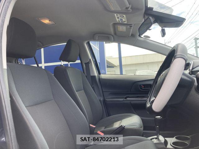 Toyota AQUA 2017-12 8878665-11