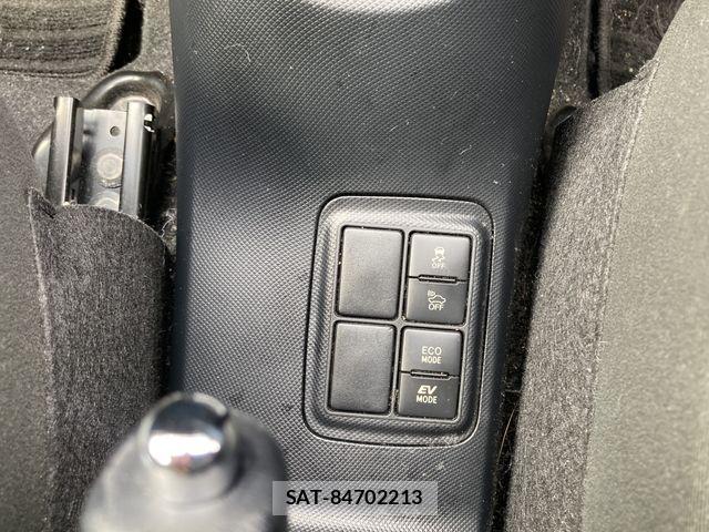 Toyota AQUA 2017-12 8878665-21