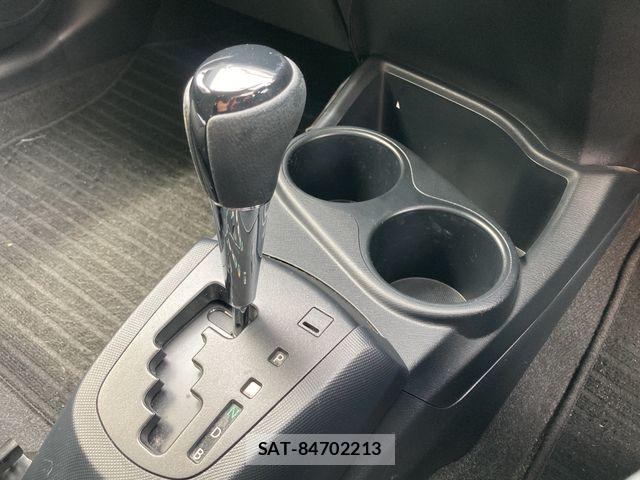 Toyota AQUA 2017-12 8878665-22