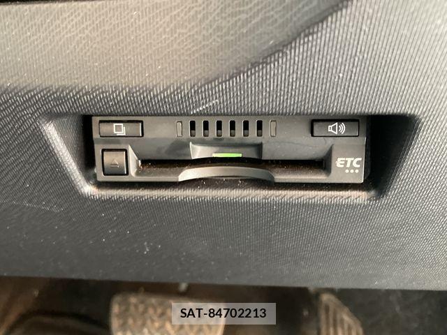 Toyota AQUA 2017-12 8878665-23