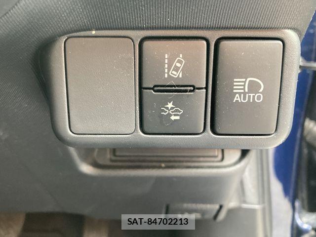 Toyota AQUA 2017-12 8878665-24
