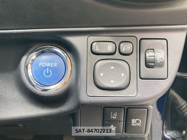 Toyota AQUA 2017-12 8878665-25