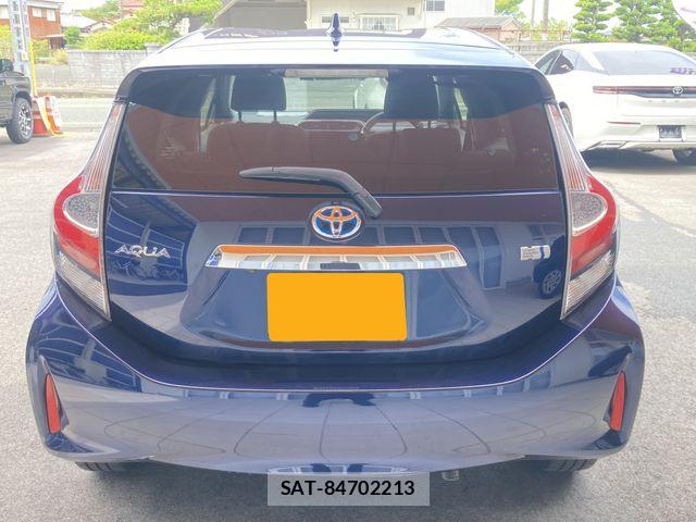 Toyota AQUA 2017-12 8878665-2