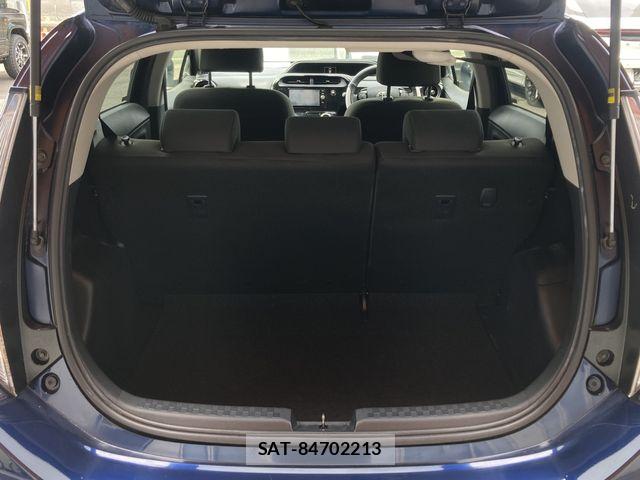 Toyota AQUA 2017-12 8878665-7