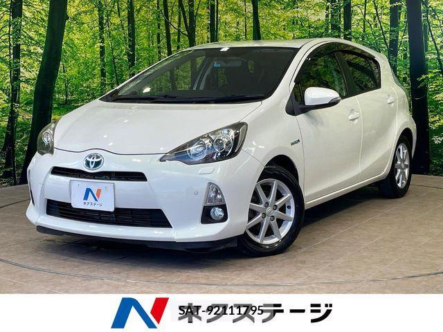 Toyota AQUA 2013-08 8878683-0