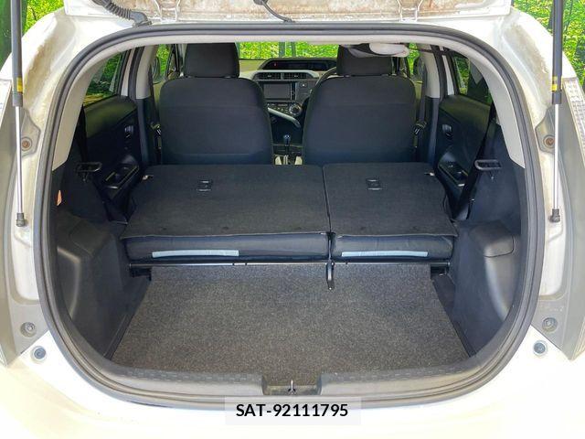 Toyota AQUA 2013-08 8878683-10