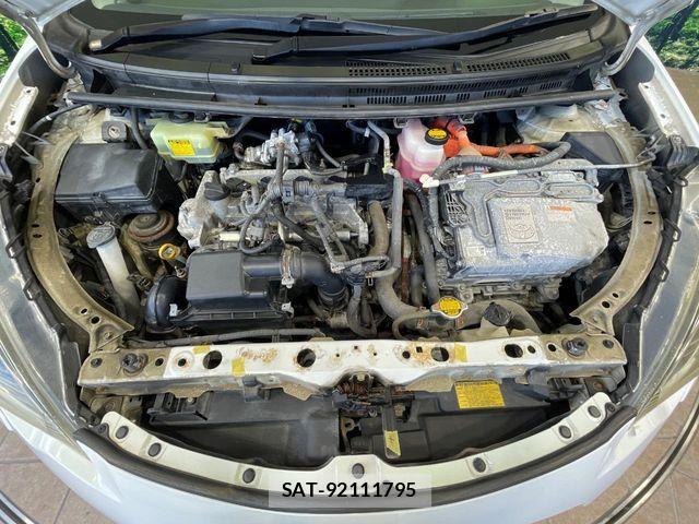 Toyota AQUA 2013-08 8878683-18