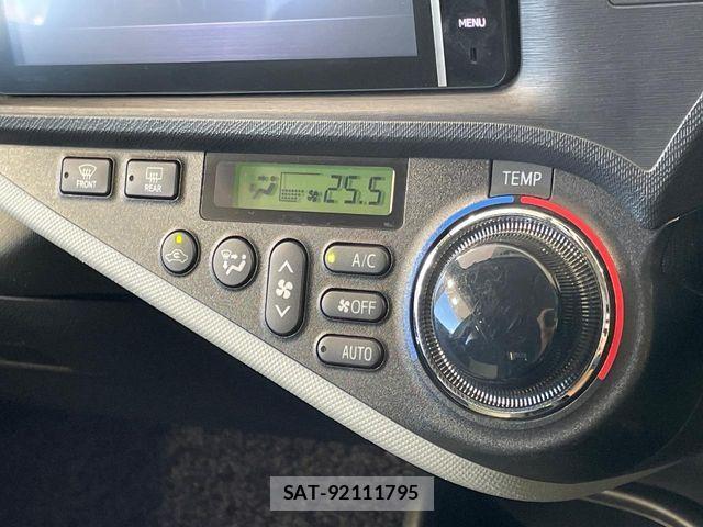 Toyota AQUA 2013-08 8878683-7