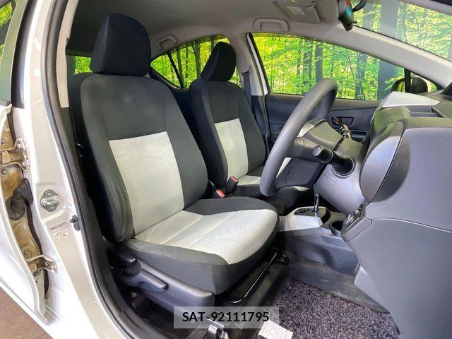 Toyota AQUA 2013-08 8878683-8