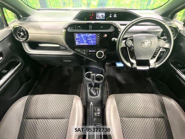 Toyota AQUA 2020-03 8878662-1