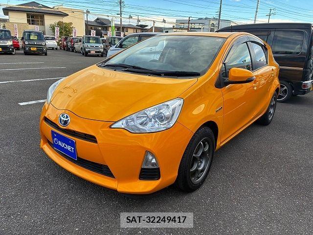 Toyota AQUA 2014-01 8878691-0