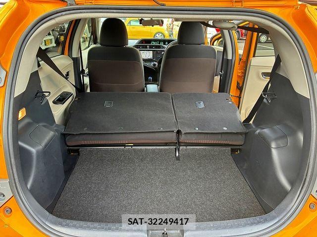 Toyota AQUA 2014-01 8878691-13