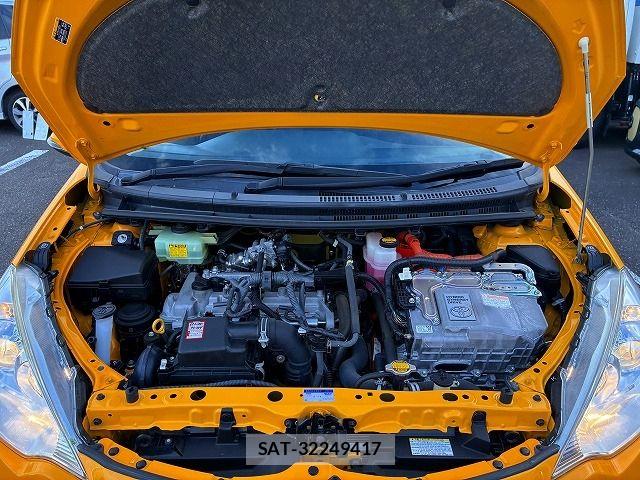 Toyota AQUA 2014-01 8878691-19