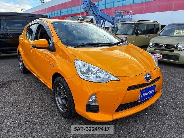Toyota AQUA 2014-01 8878691-4